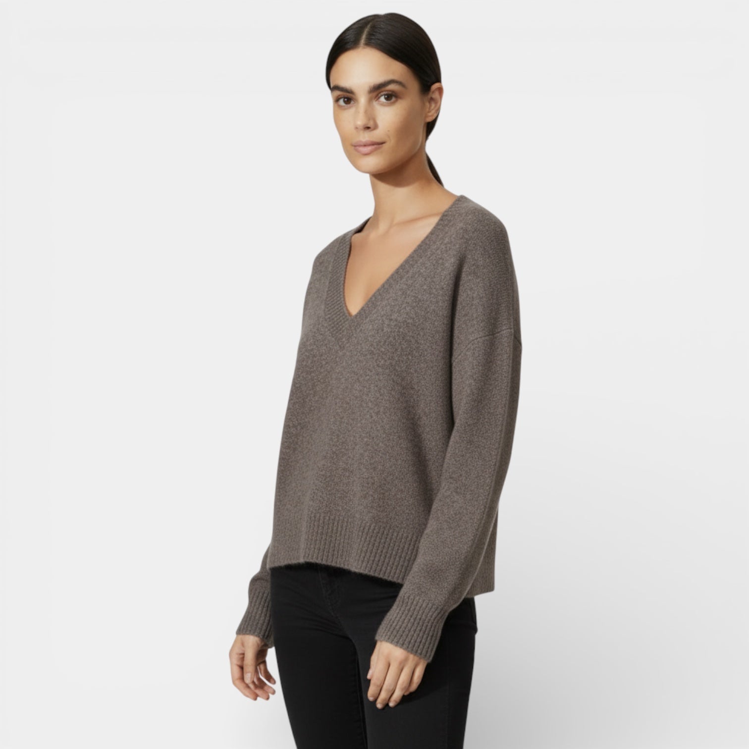 Relaxed V-Neck Knit Sweater for Women - Soft, Comfortable Knitwear for Casual Wear and Everyday Style