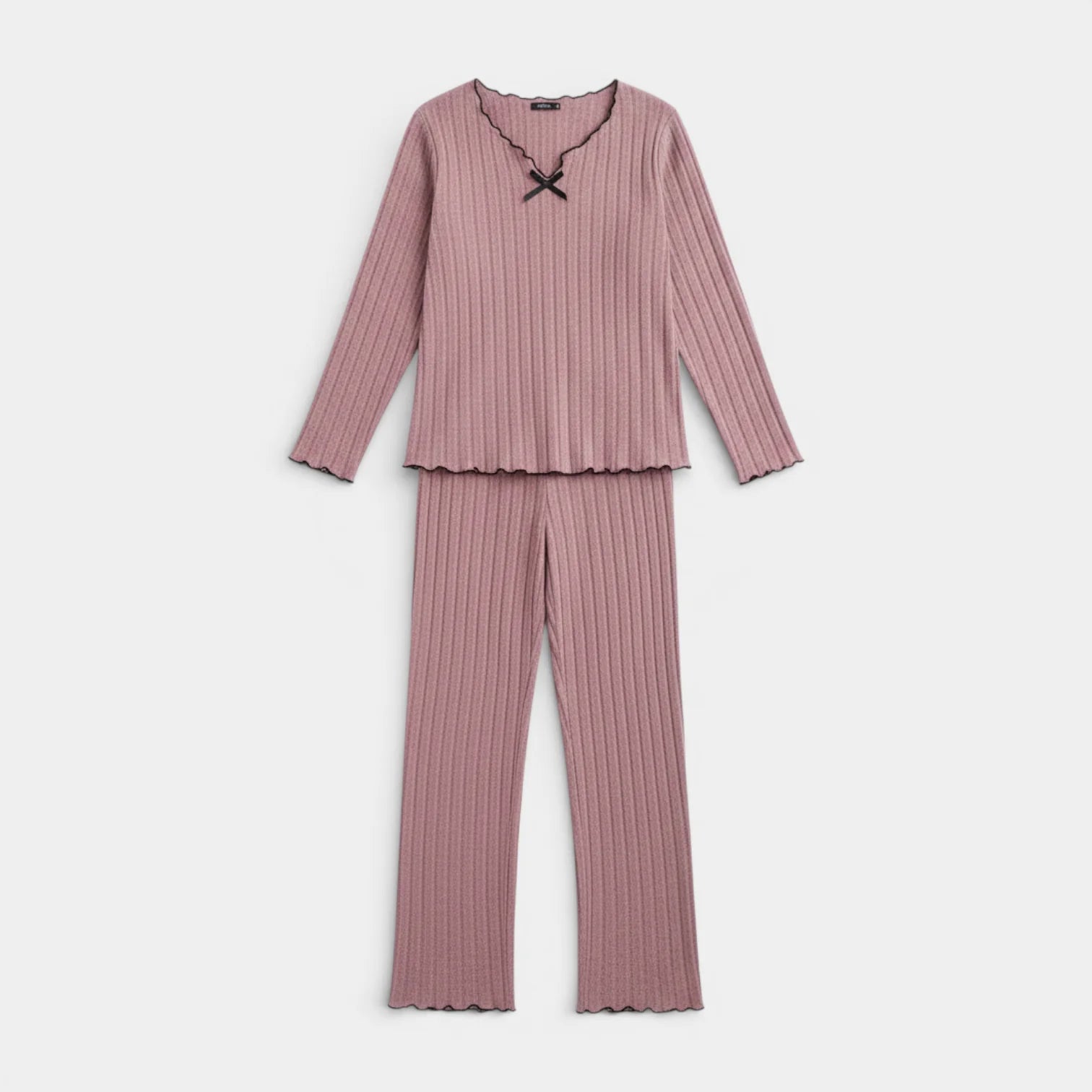 Ribbed Knit Long Sleeve Women's Pajama Set with Lettuce Trim for Comfortable Sleepwear and Relaxation