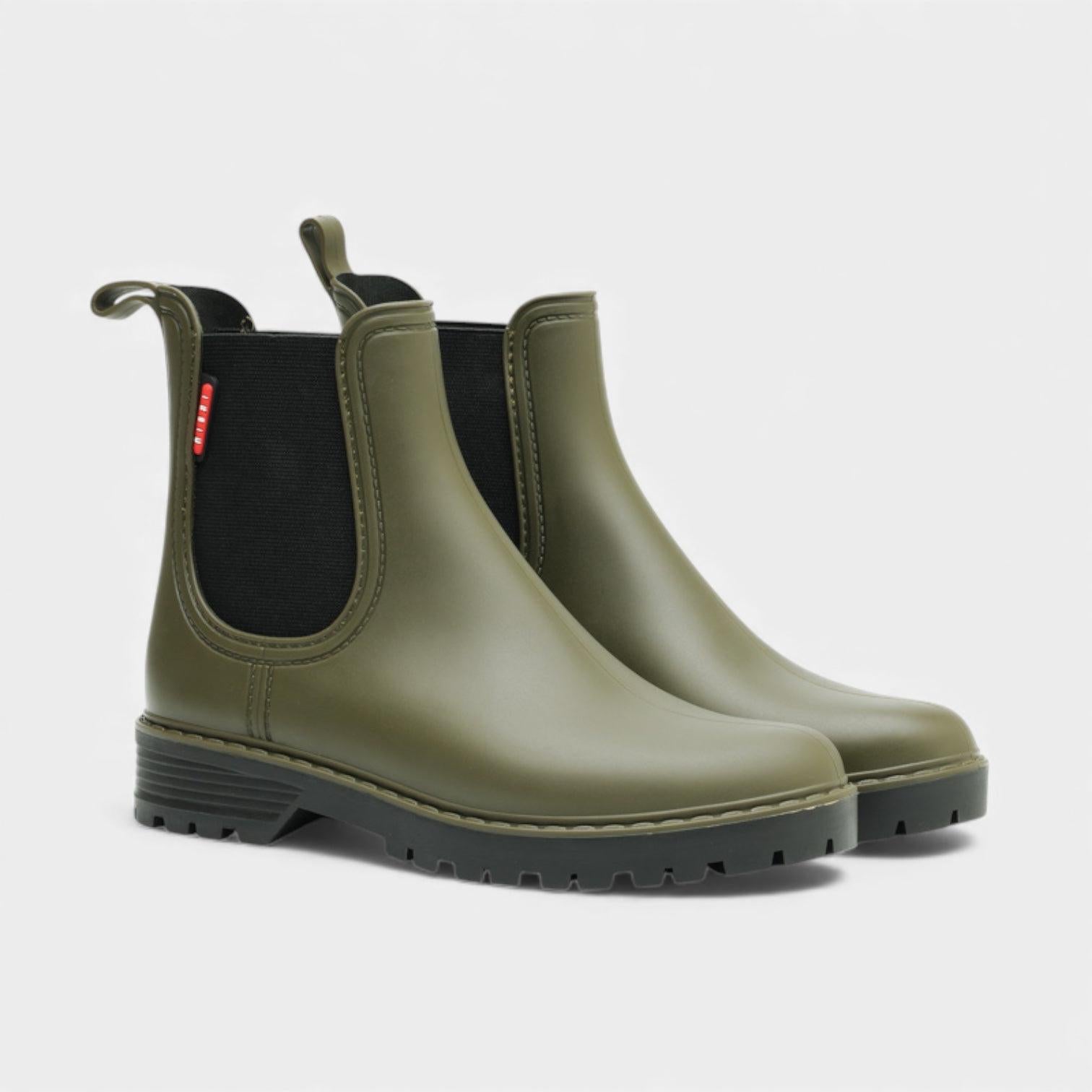 Waterproof Slip-On Chelsea Boots for Women – Stylish and Durable Footwear for Everyday Wear
