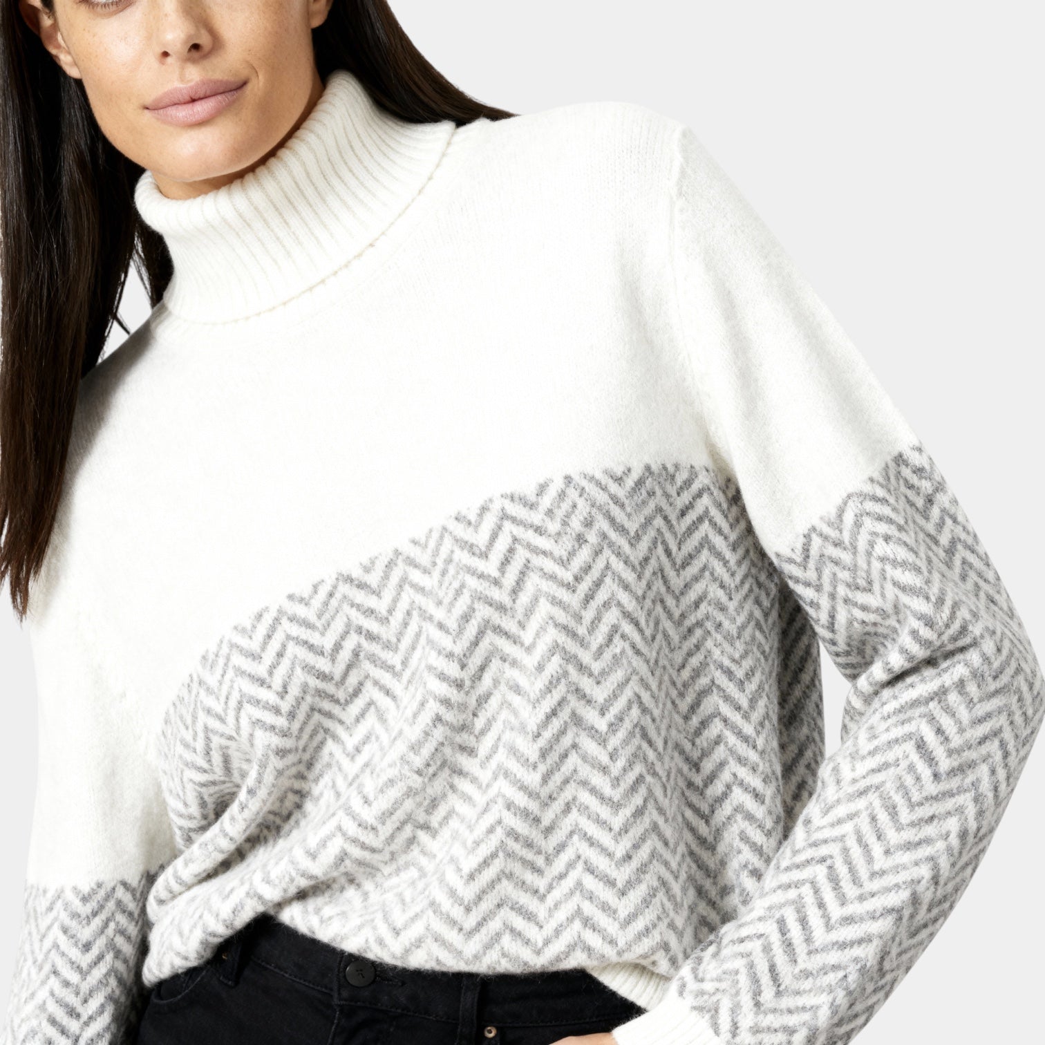 Women's Knit Turtleneck Sweater - Cozy Winter Pullover for Casual Wear - Soft Fabric, Long Sleeve, Available in Multiple Colors