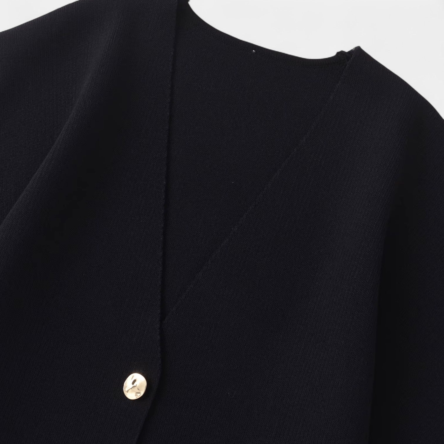 Women's V-Neck Knitted Cardigan in Soft Fabric – Half Sleeve Design for Casual Wear